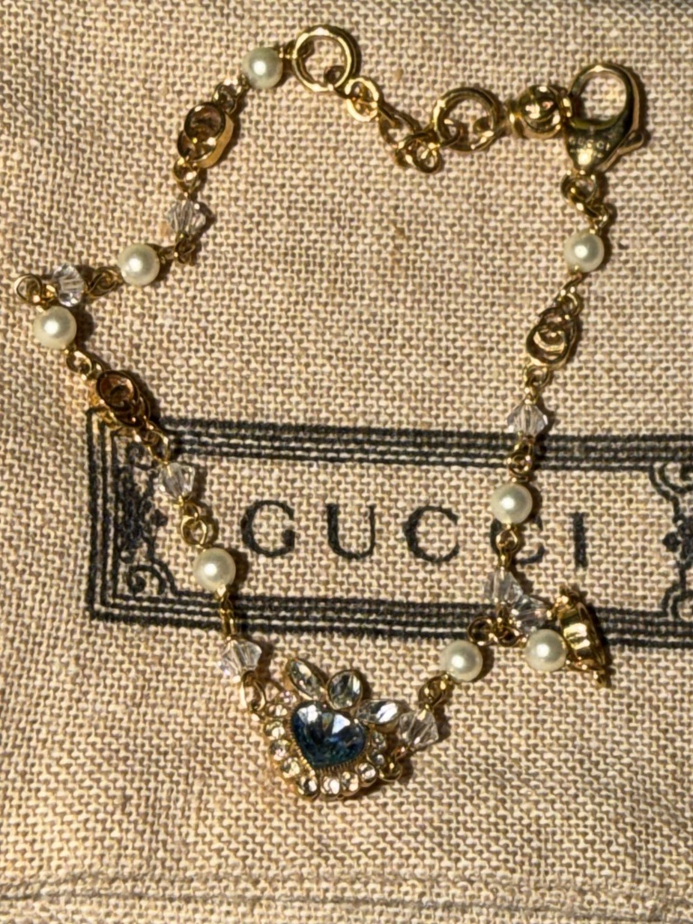 Preloved Gucci Gold and White Pearl Heart Charm Bracelet size 7.5” - Picture 3 of 6